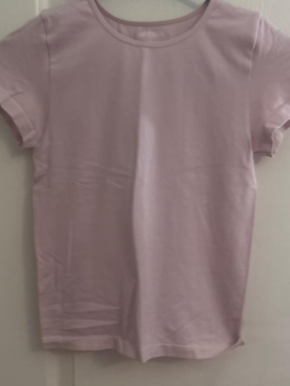 Simple solid color short sleeved T-shirt